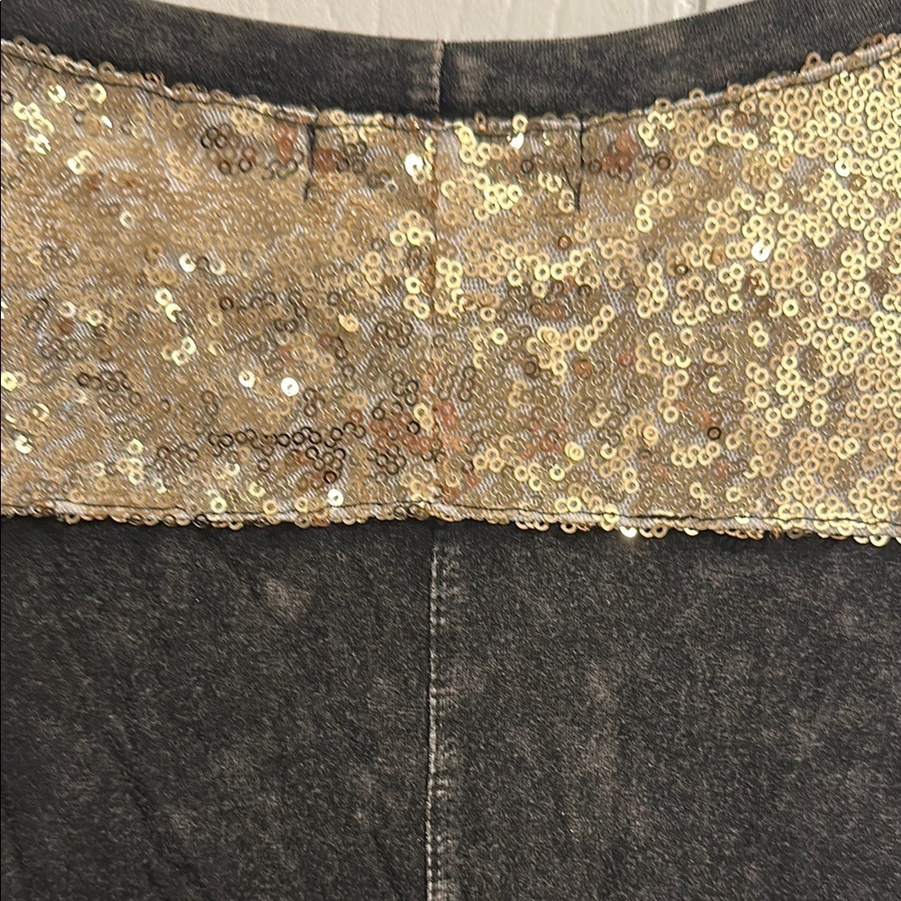 POL Black and Gold Sequin Long Sleeve Blouse - Picture 15 of 15